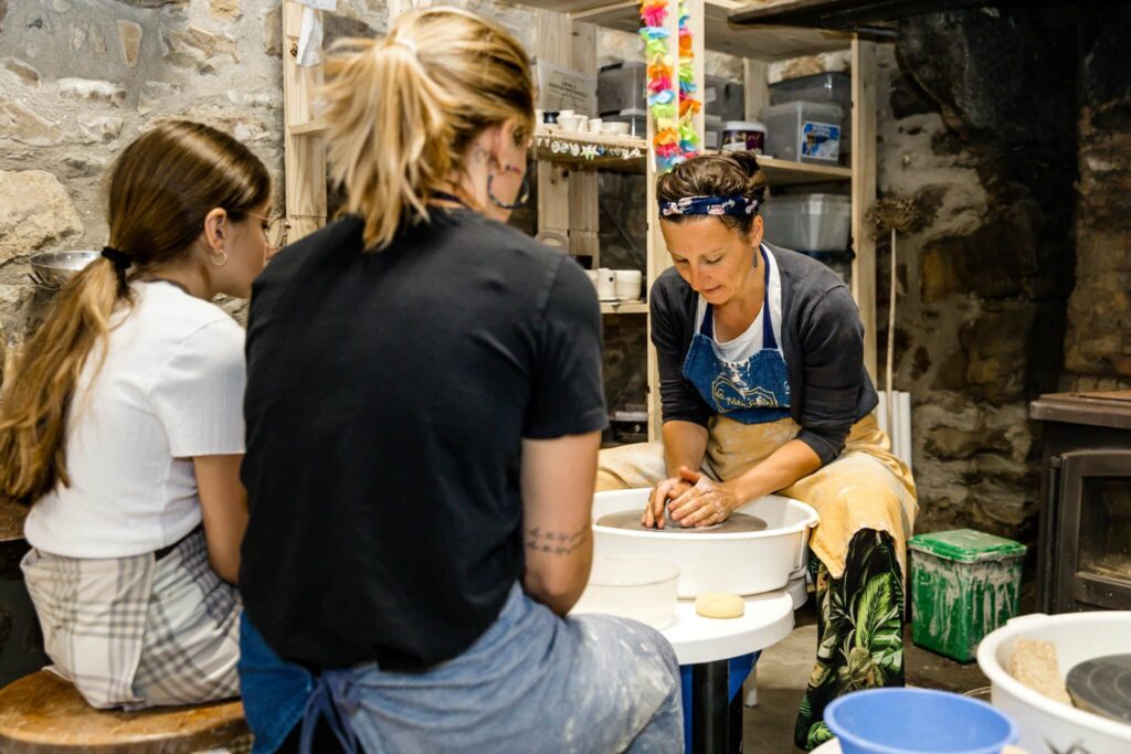 Initiation à la poterie dans la Manche