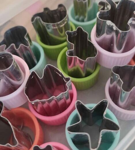 Atelier de modelage et art-thérapie dans la Manche (Normandie) pour favoriser l'expression artistique.