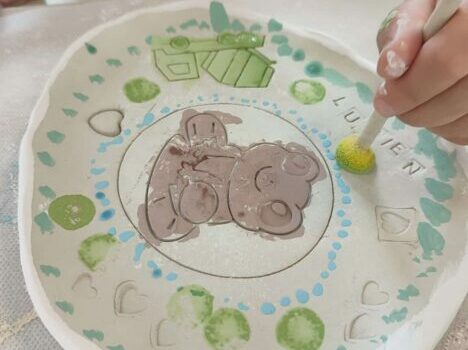 Atelier poterie duo adulte & enfant dans le Cotentin, vacances Normandie